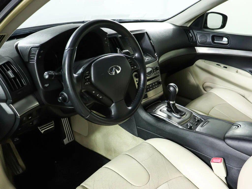Infiniti G 2013, черный