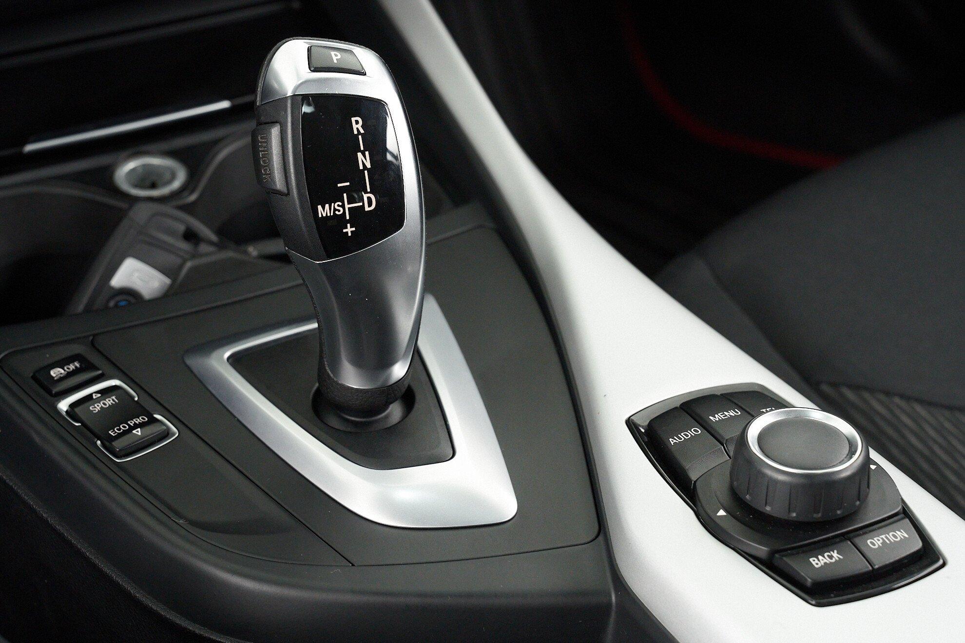 BMW 1 серии 2012, белый