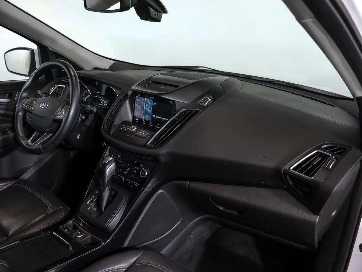 Ford Kuga 2019, белый