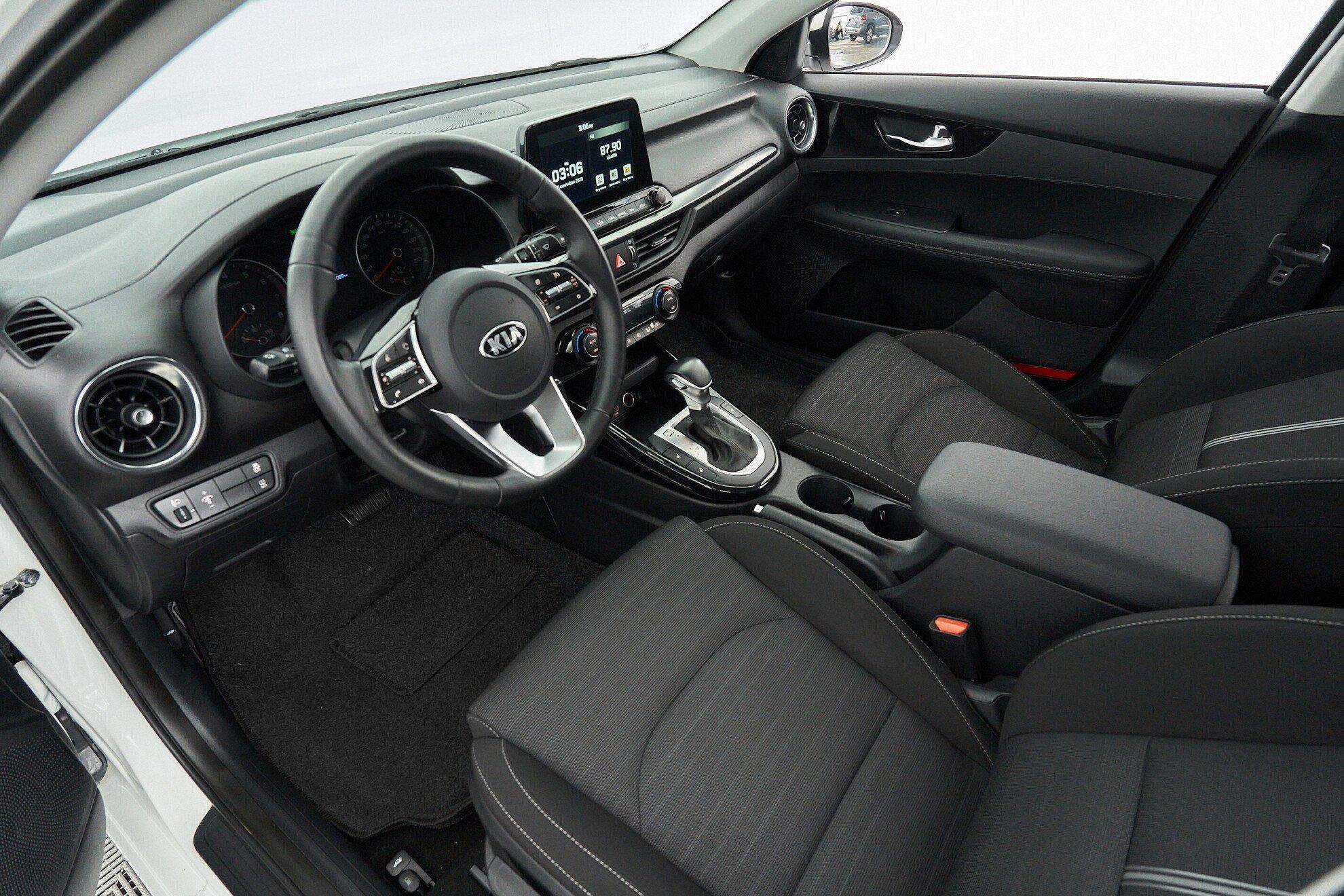 Kia Cerato 2019, белый