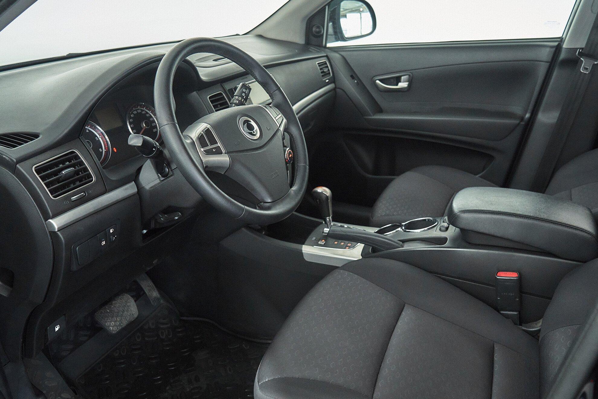 SsangYong Actyon 2011, черный