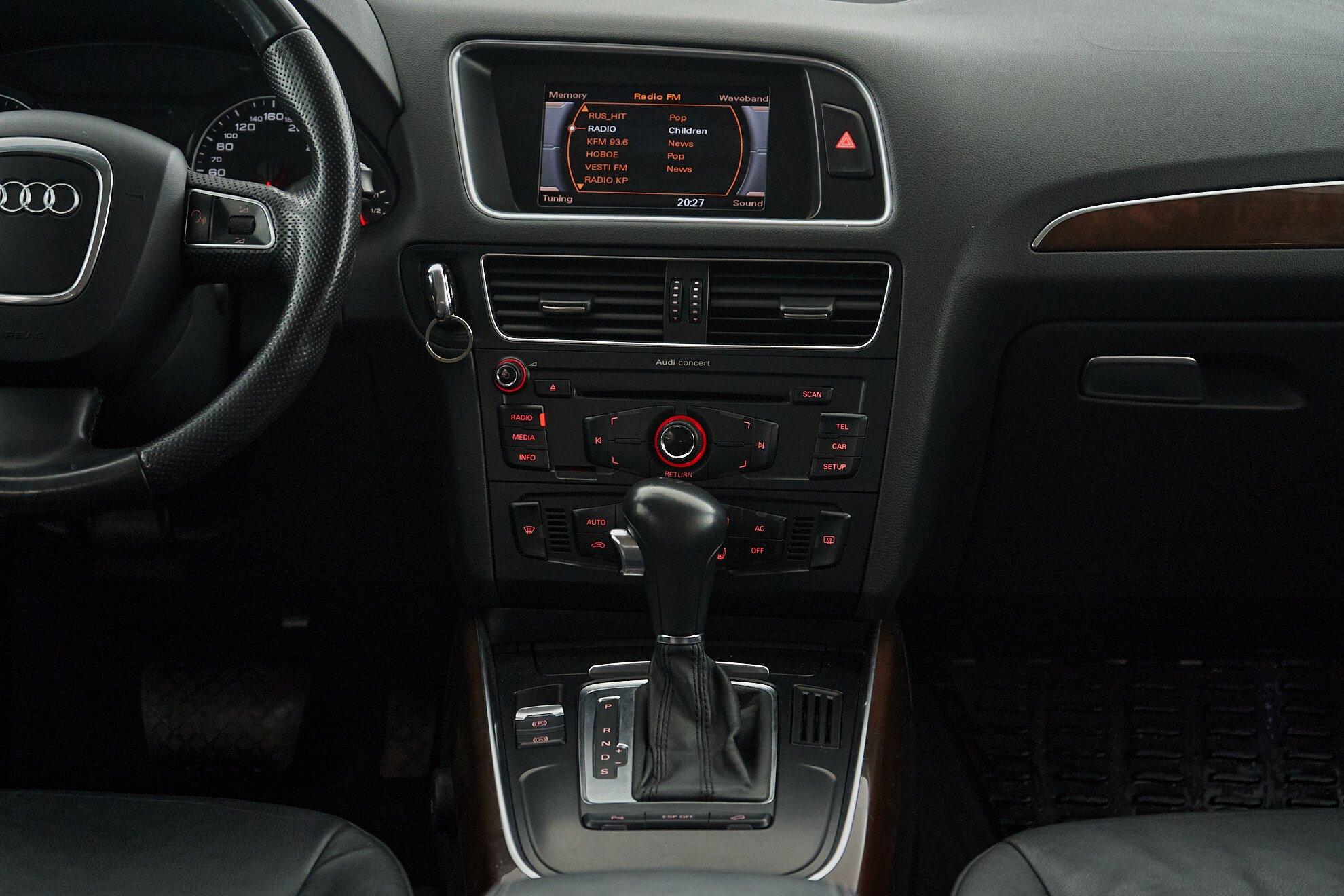 Audi Q5 2009, черный