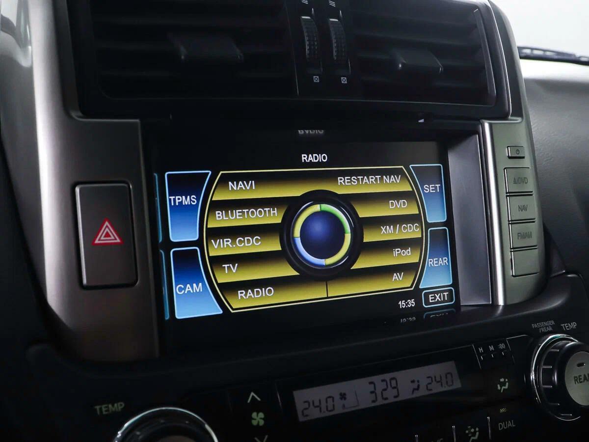 Toyota Land Cruiser Prado 2012, серебряный