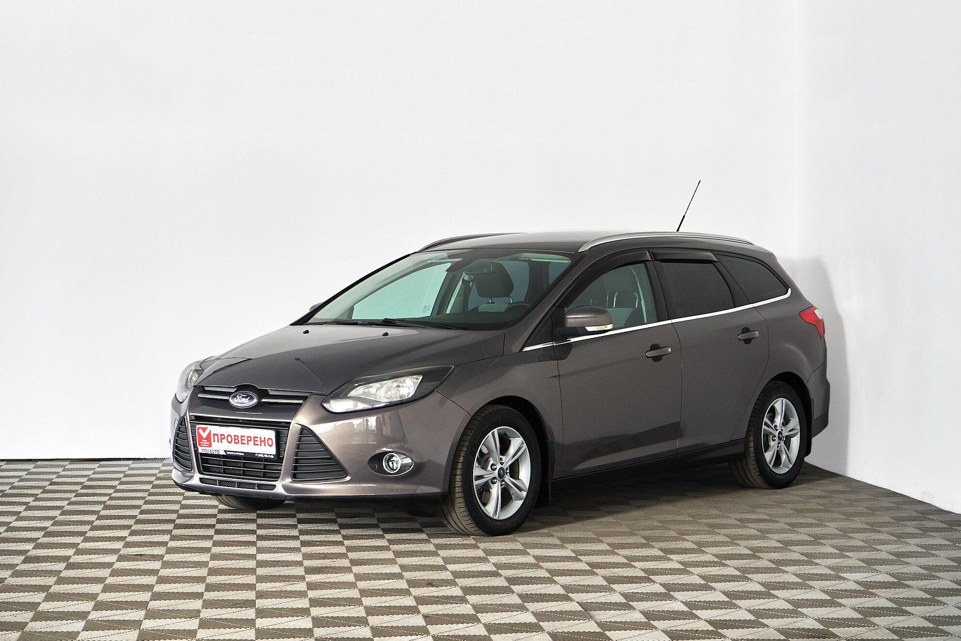 Ford Focus 2014, серый