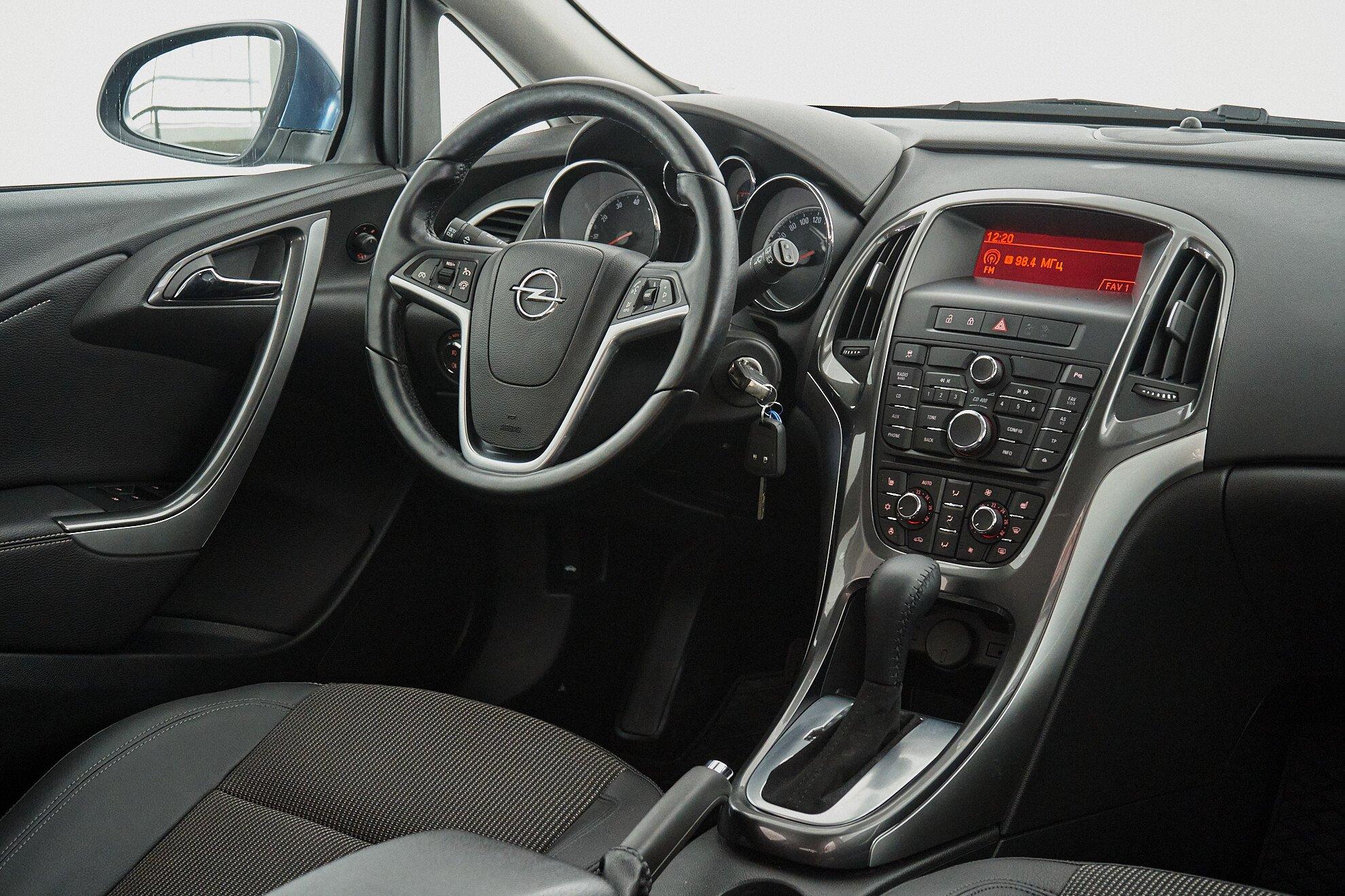 Opel Astra 2013, синий