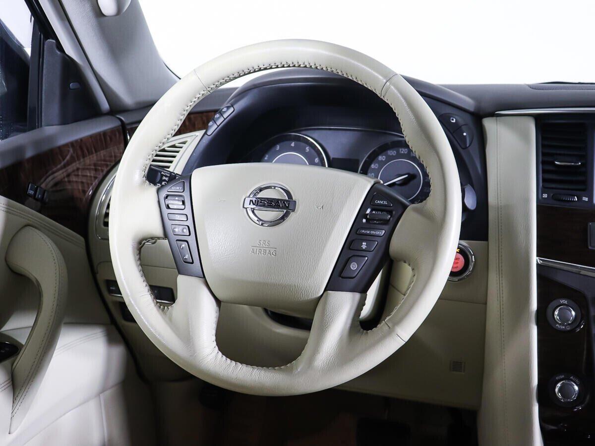 Nissan Patrol 2013, бежевый