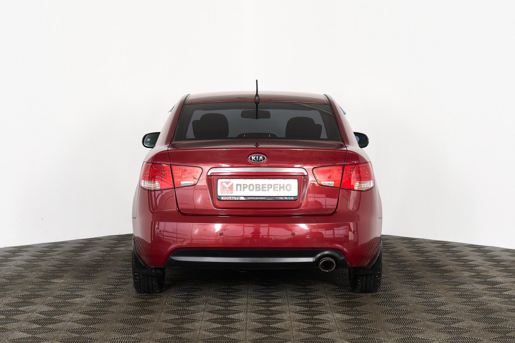 Kia Cerato 2011, красный