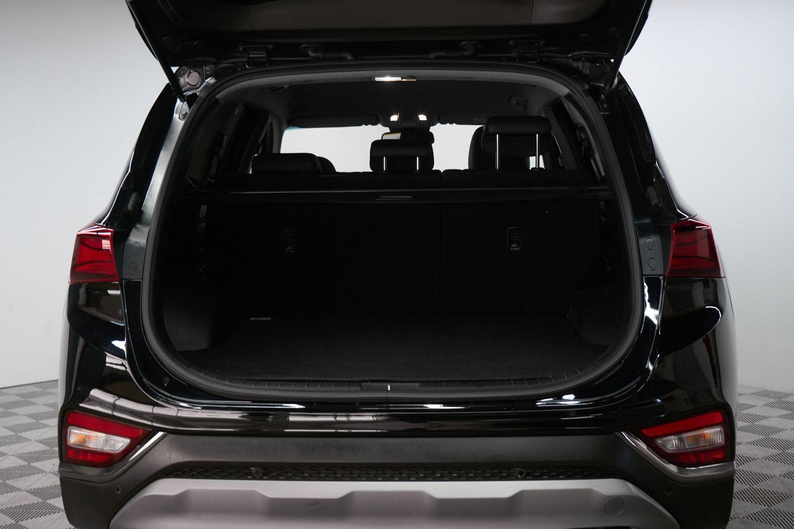 Hyundai Santa Fe 2020, черный