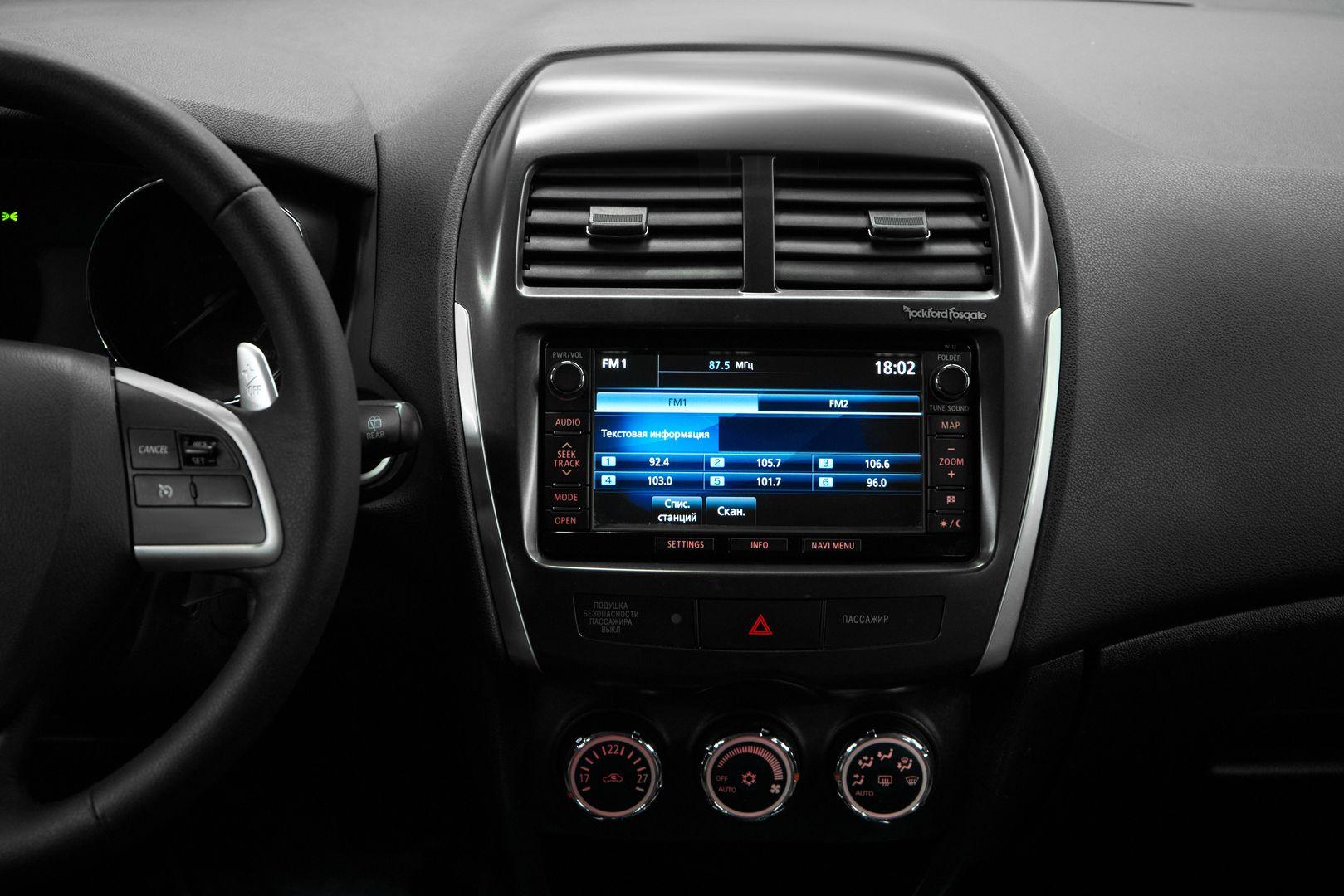 Mitsubishi ASX 2012, белый