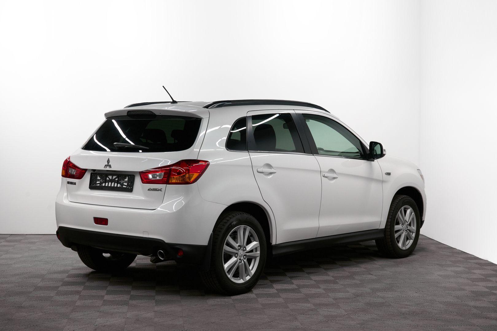 Mitsubishi ASX 2012, белый