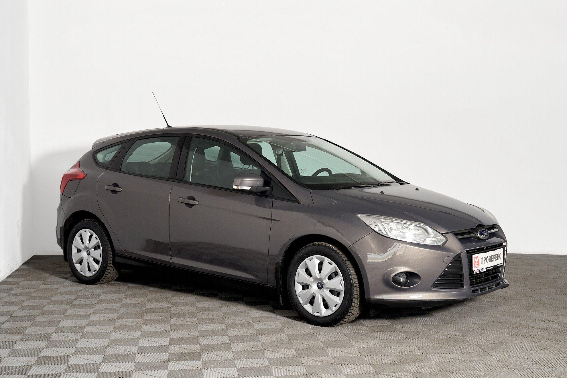 Ford Focus 2015, серый