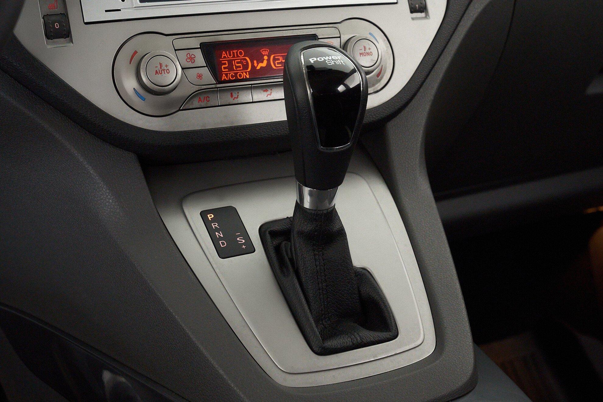 Ford Kuga 2012, серебряный