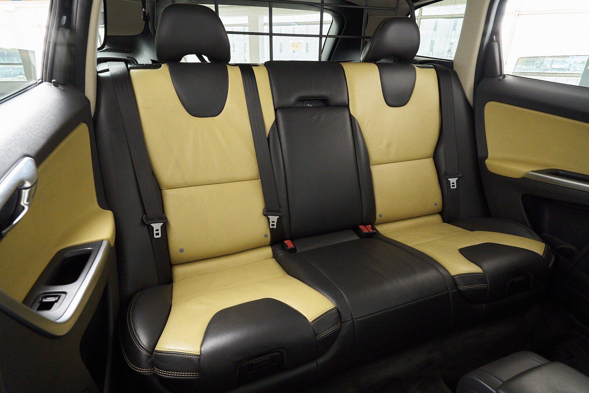 Volvo XC60 2010, черный