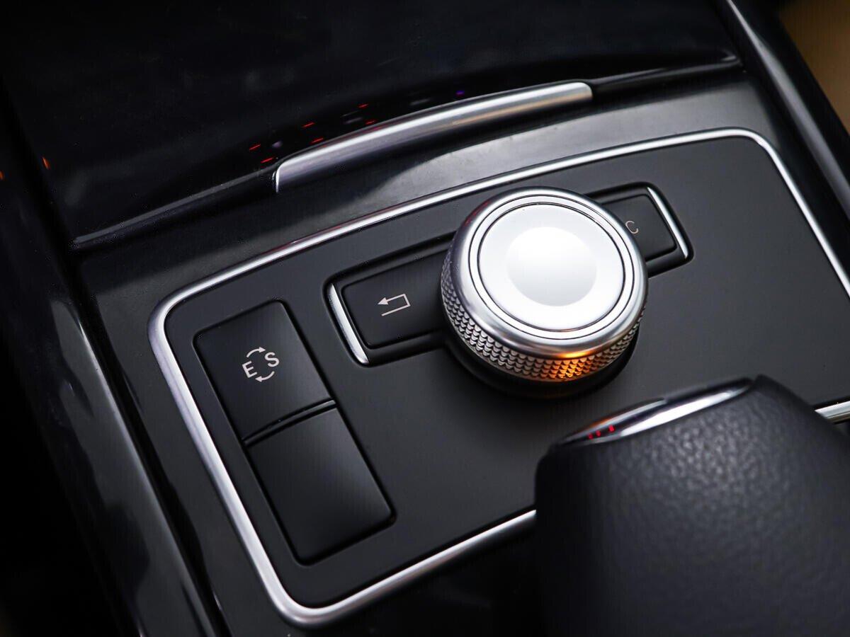 Mercedes-Benz E-Класс 2011, черный