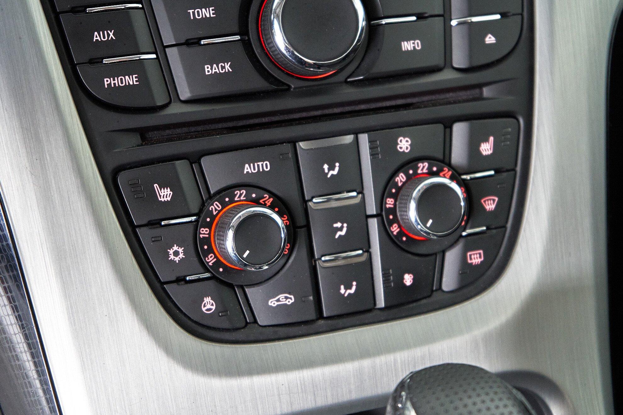 Opel Astra 2013, черный