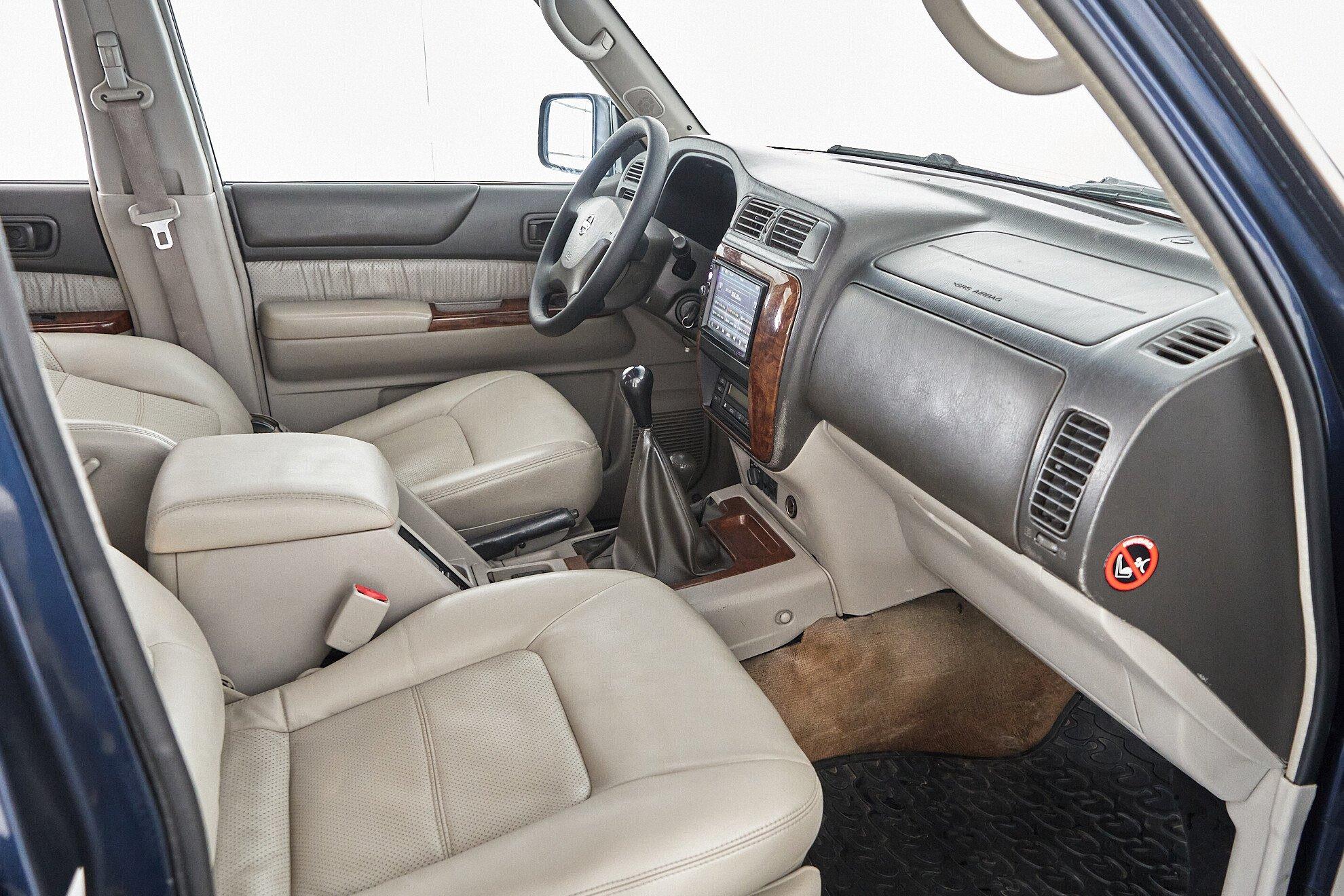 Nissan Patrol 2004, синий