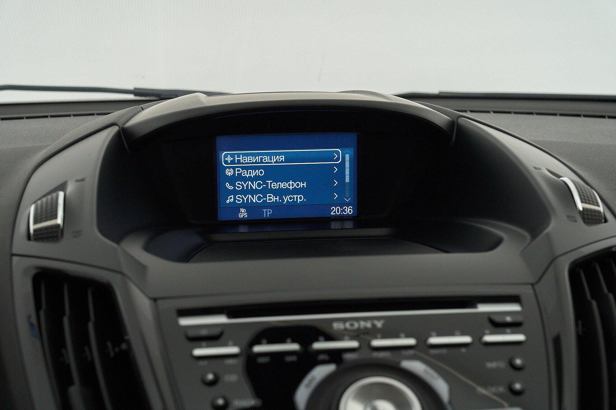 Ford Kuga 2015, белый