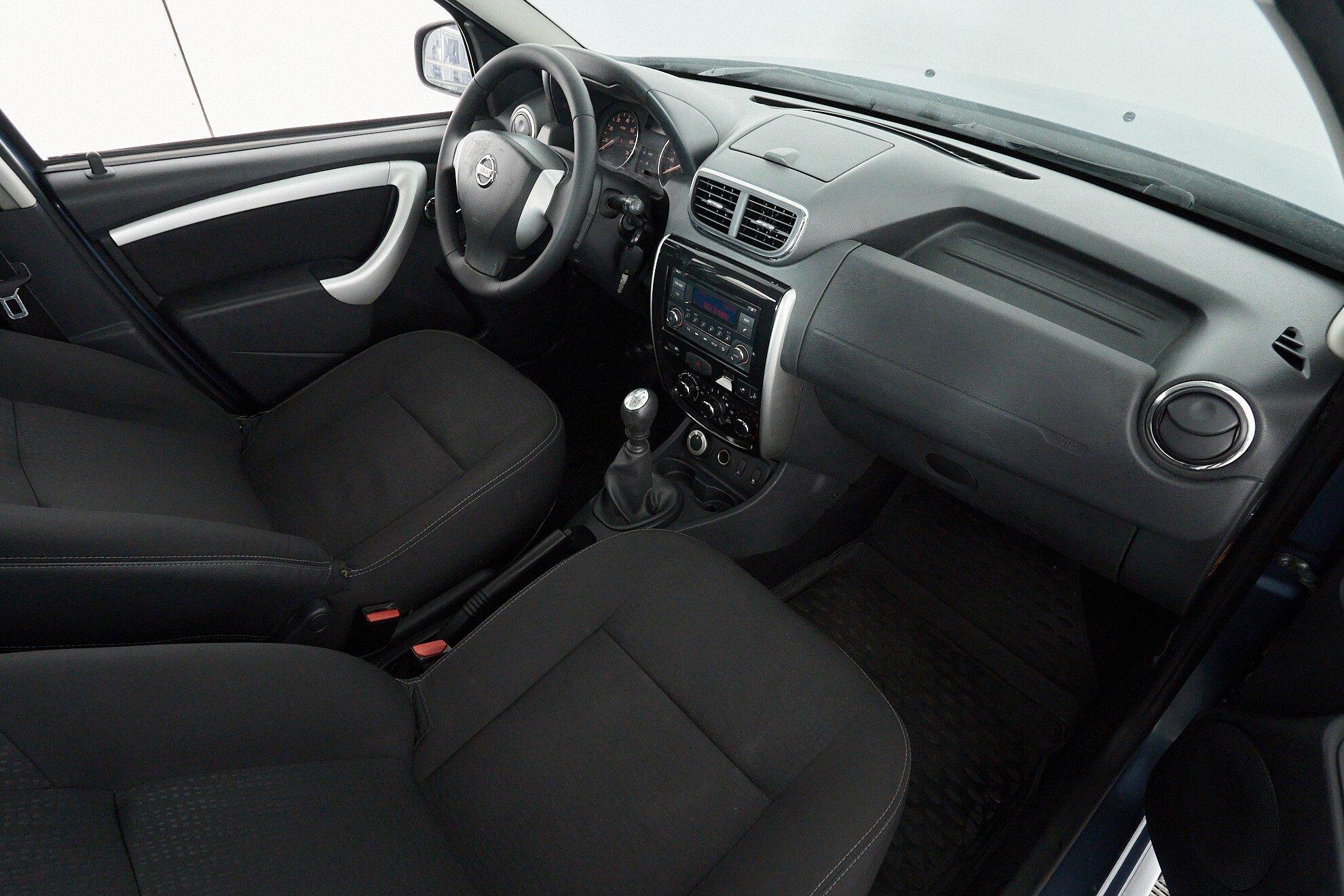 Nissan Terrano 2014, синий
