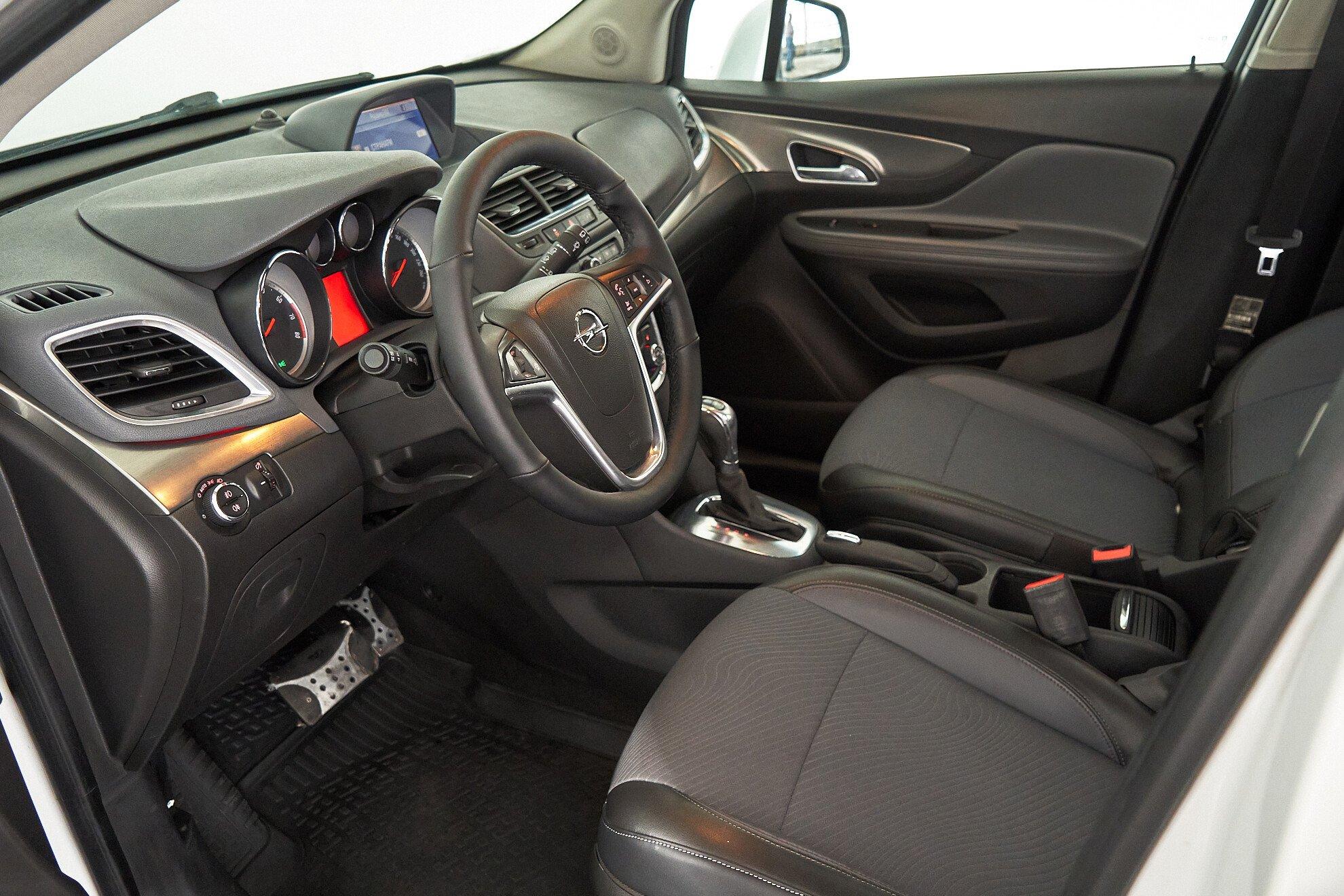 Opel Mokka 2013, белый