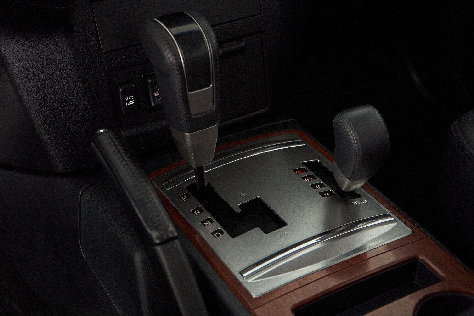 Mitsubishi Pajero 2007, черный