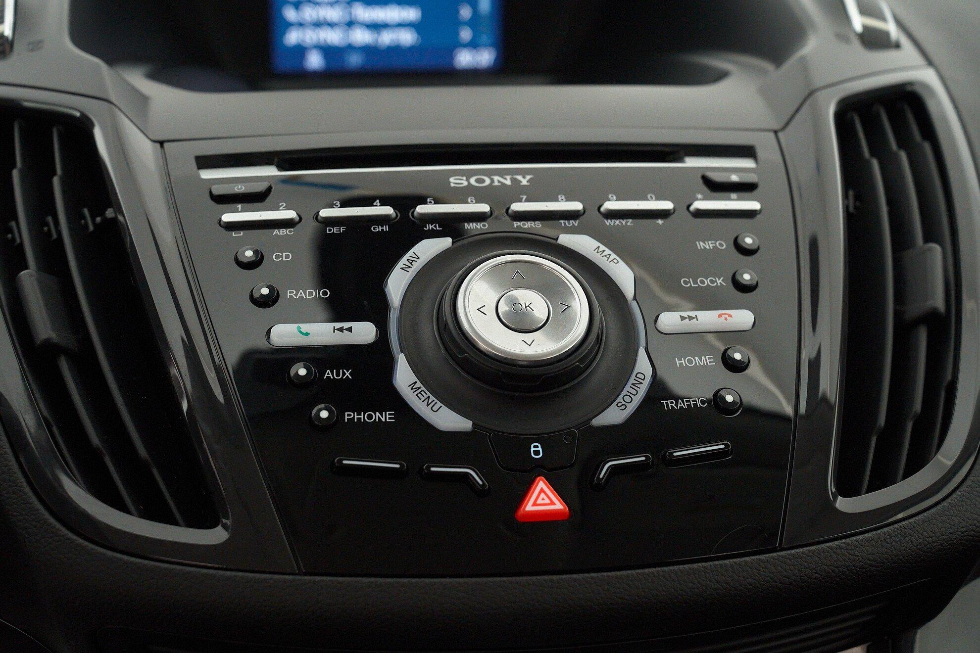 Ford Kuga 2015, белый
