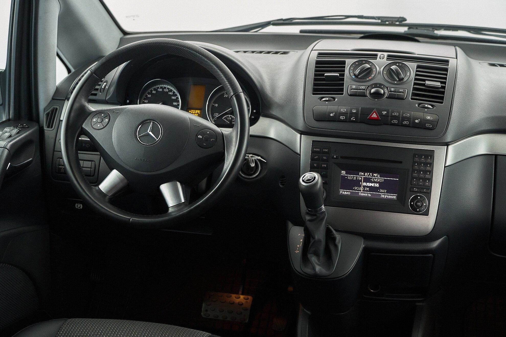 Mercedes-Benz Viano 2012, коричневый