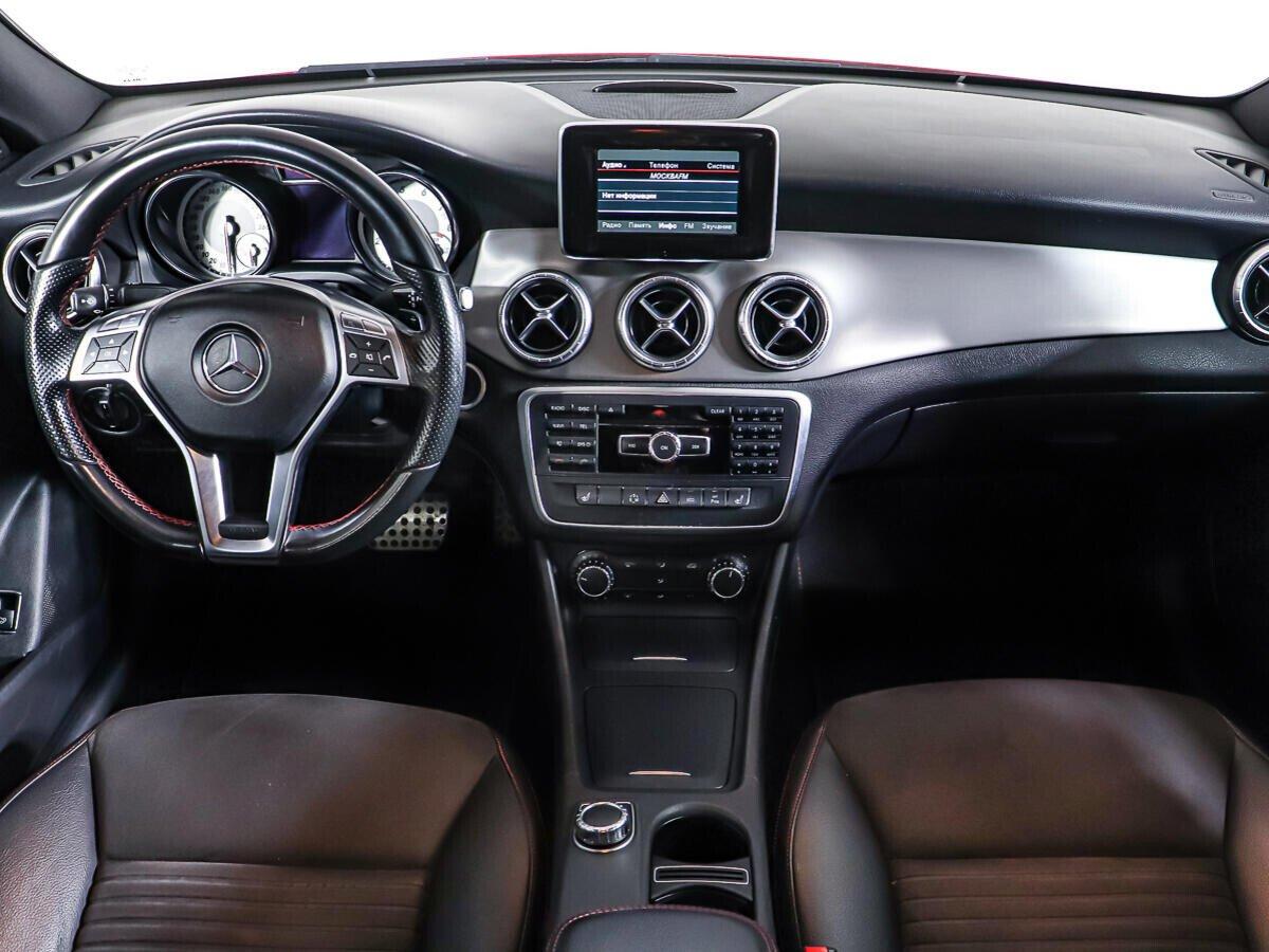 Mercedes-Benz CLA 2015, красный