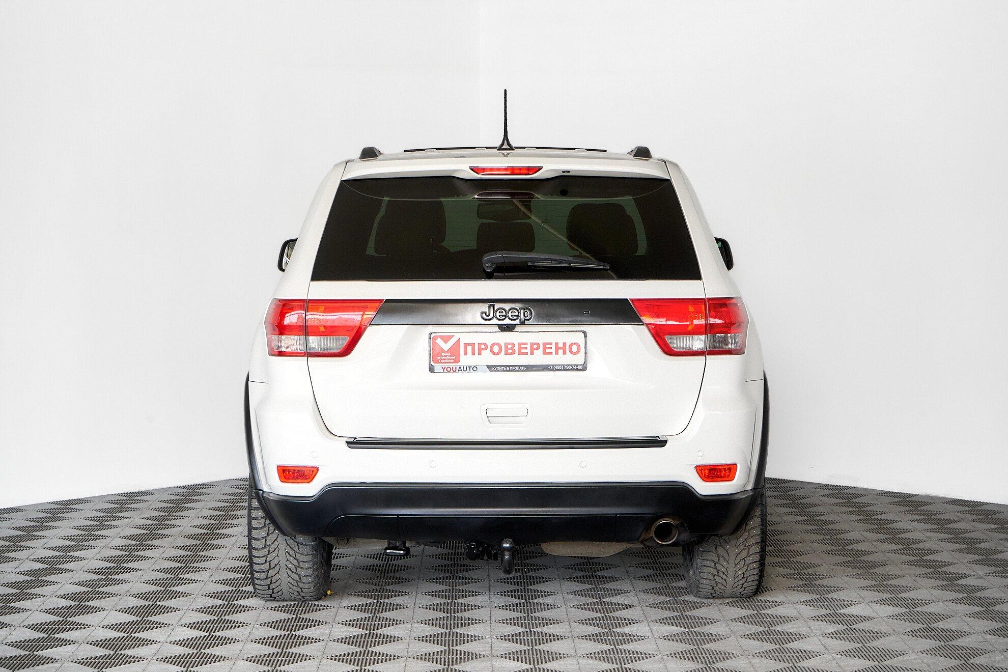 Jeep Grand Cherokee 2010, белый