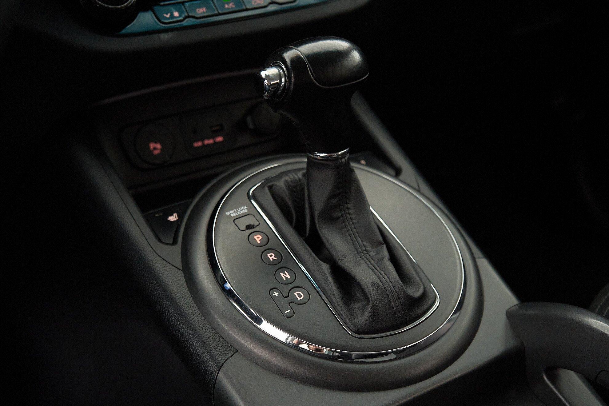 Kia Sportage 2011, белый