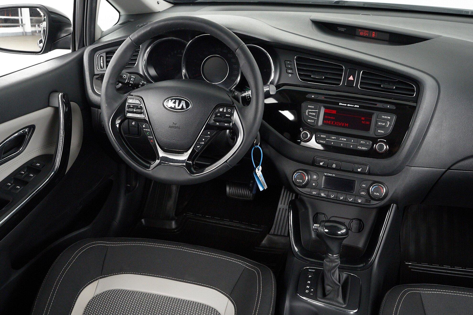 Kia Ceed 2015, черный