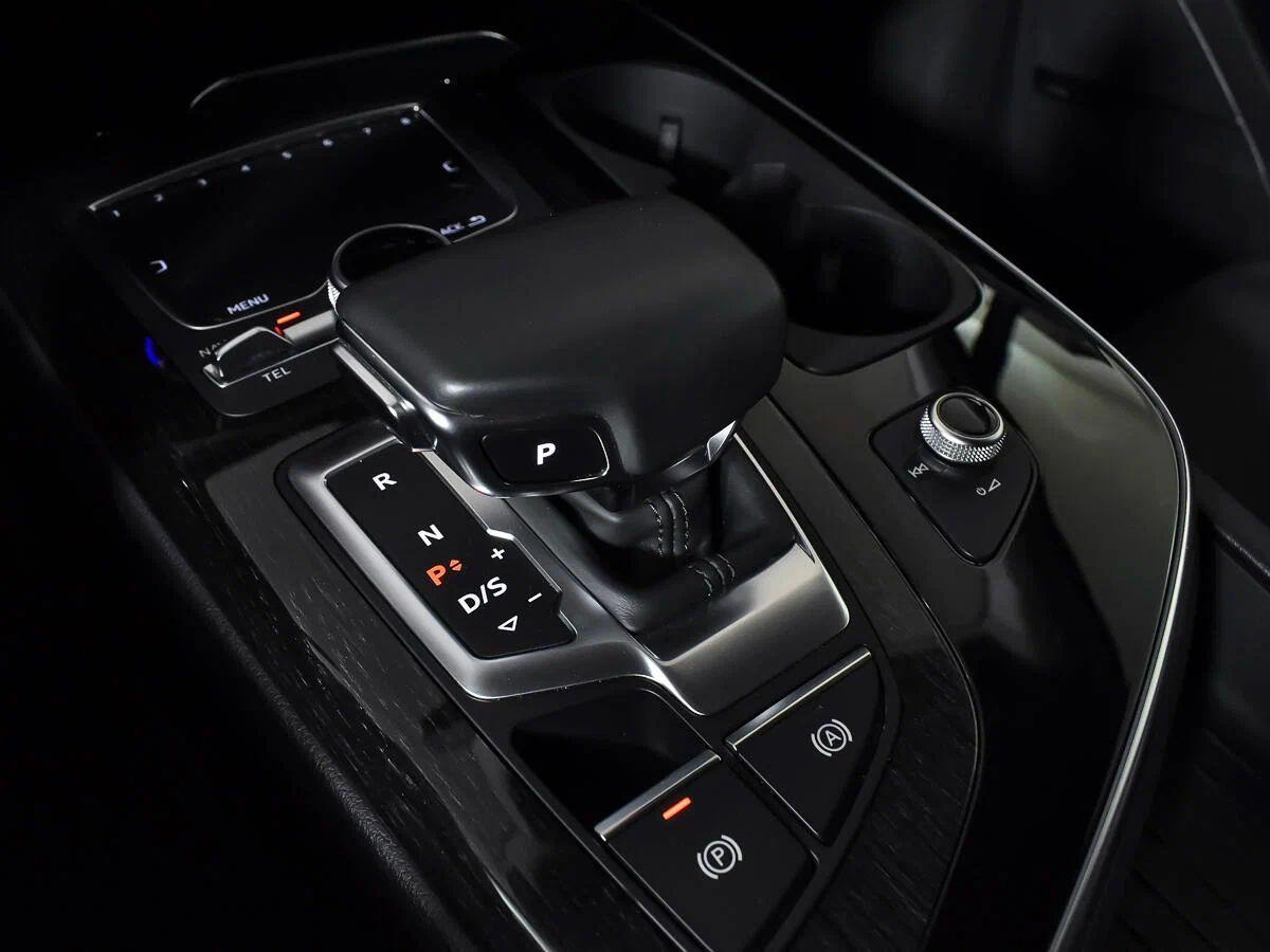 Audi Q7 2017, белый