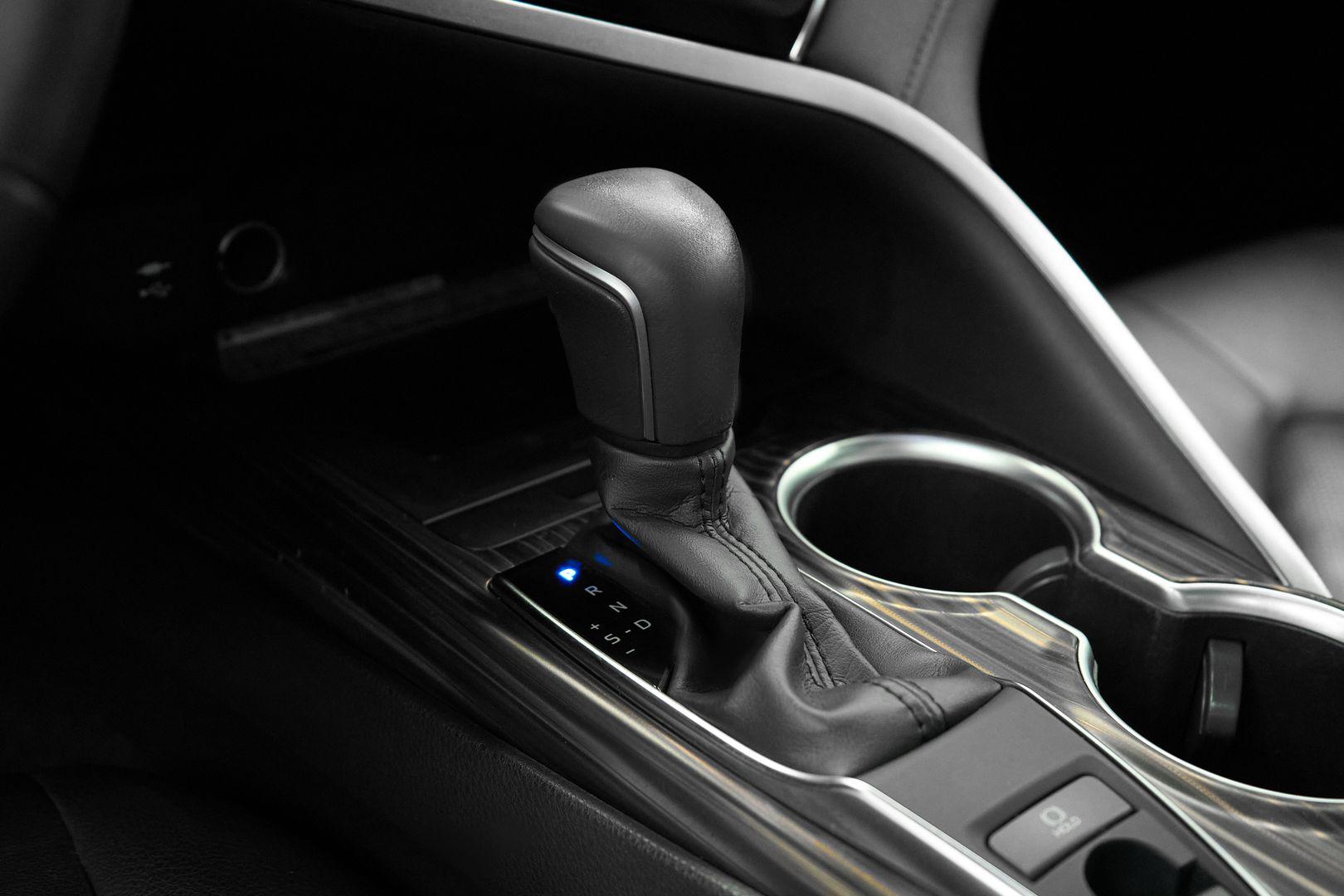 Toyota Camry 2020, черный
