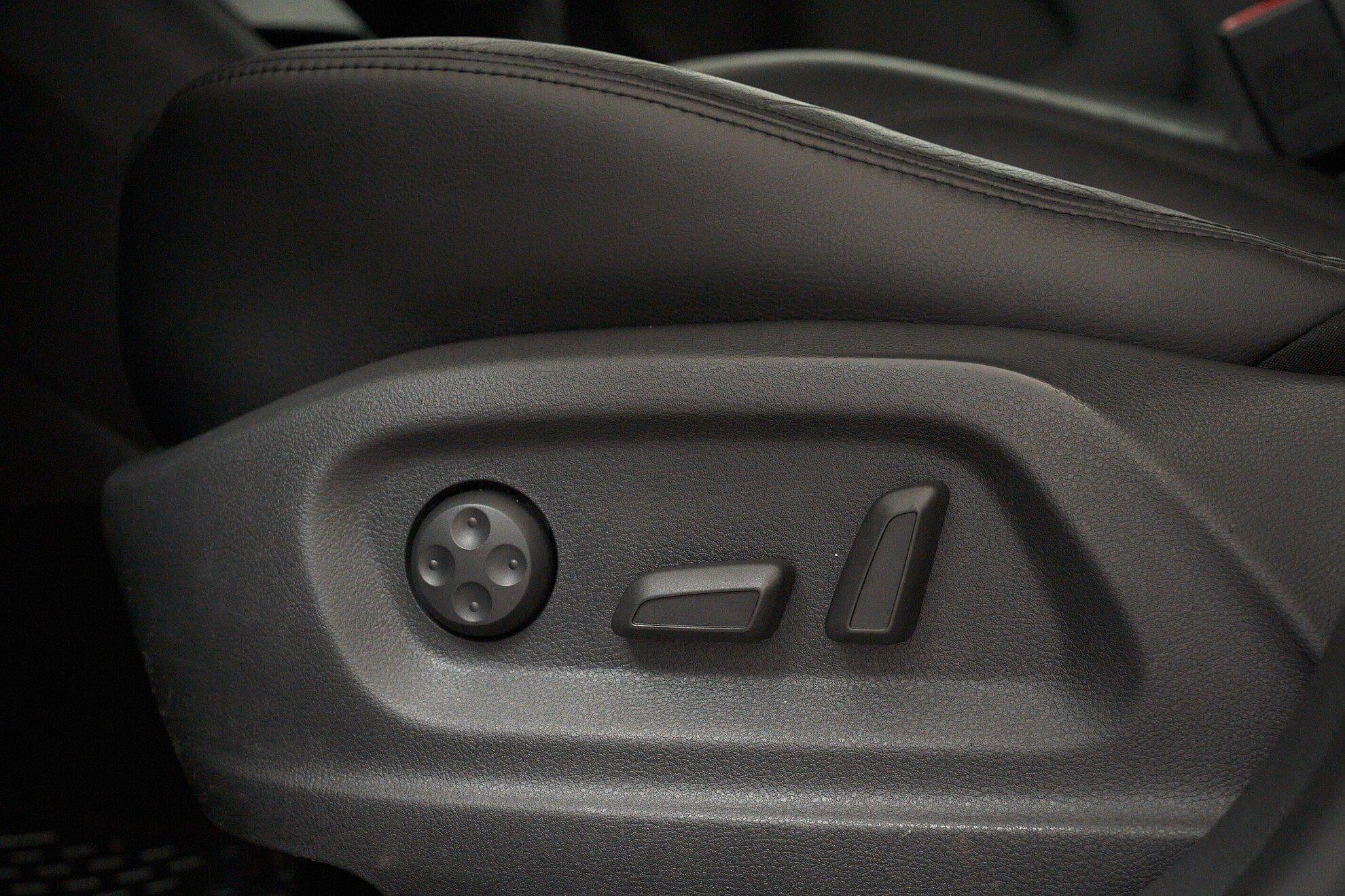 Volkswagen Tiguan 2009, серебряный
