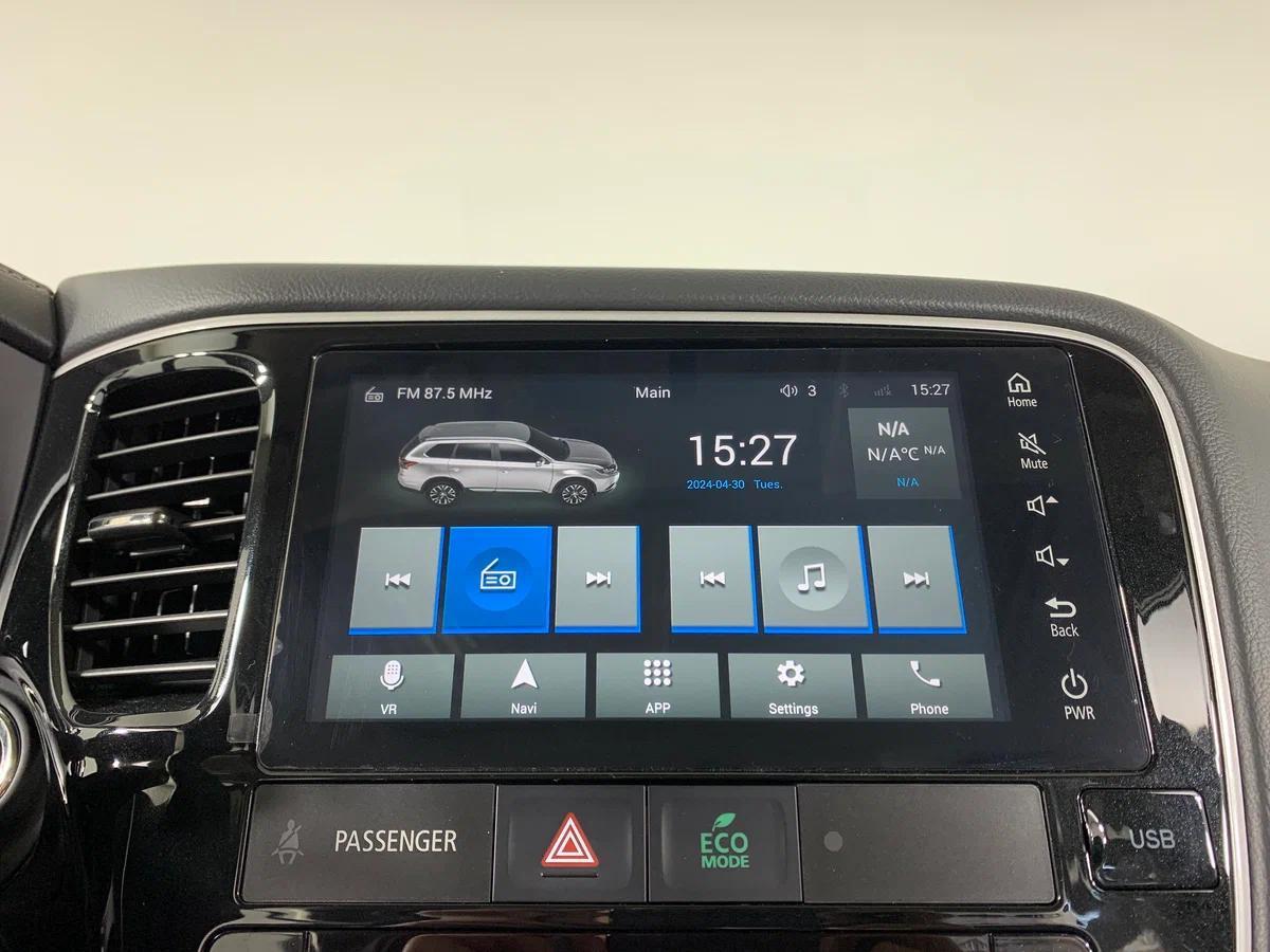 Mitsubishi Outlander 2022, белый