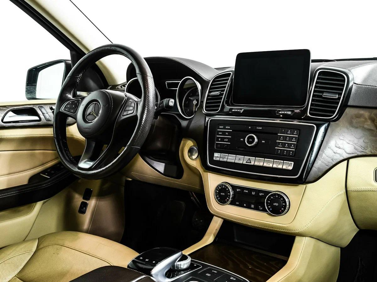 Mercedes-Benz GLS 2016, коричневый