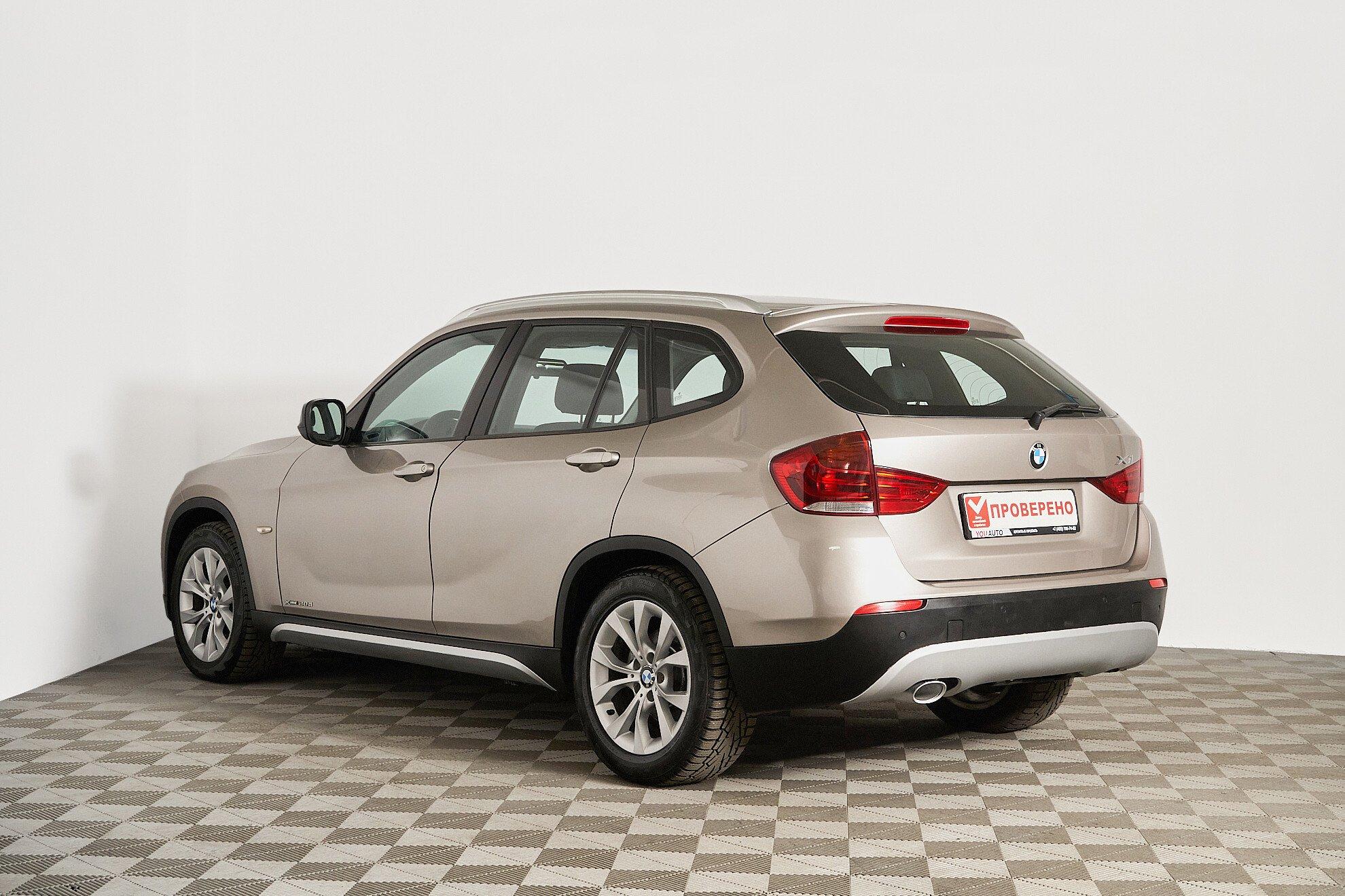 BMW X1 2012, серебряный