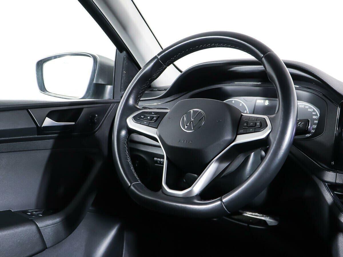 Volkswagen Polo 2022, серый