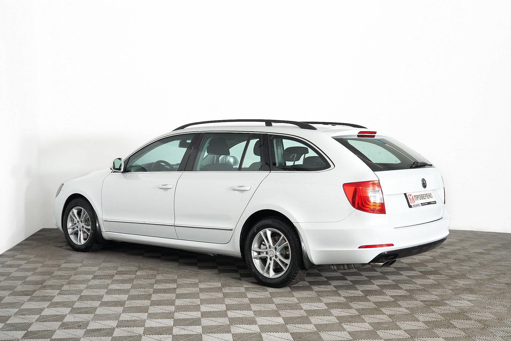 Skoda Superb 2014, белый