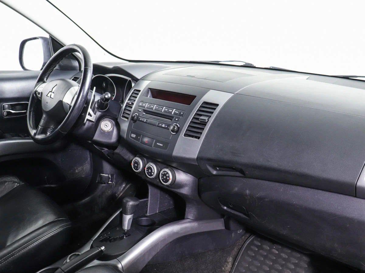 Mitsubishi Outlander 2008, серый