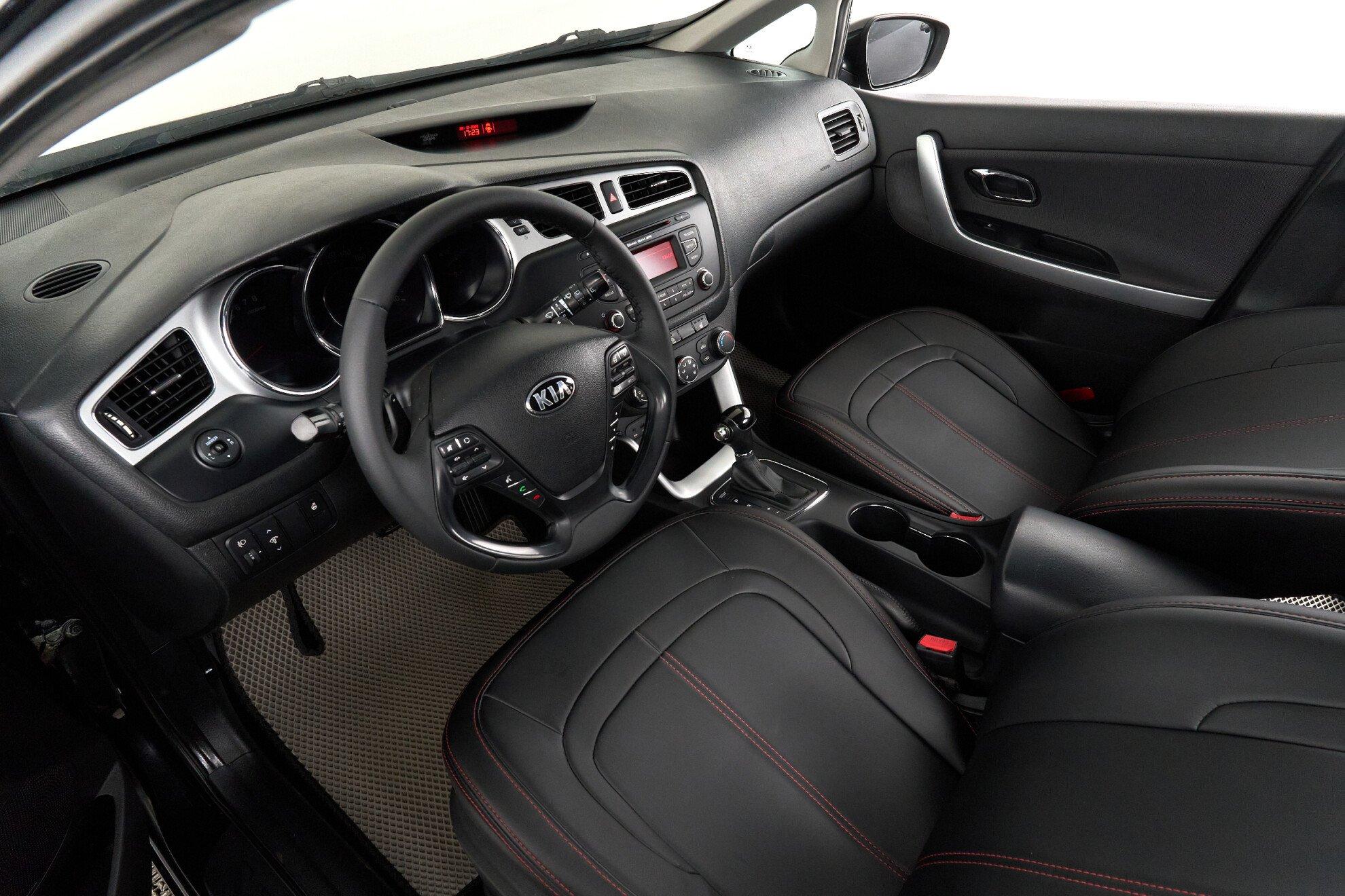 Kia Ceed 2012, черный