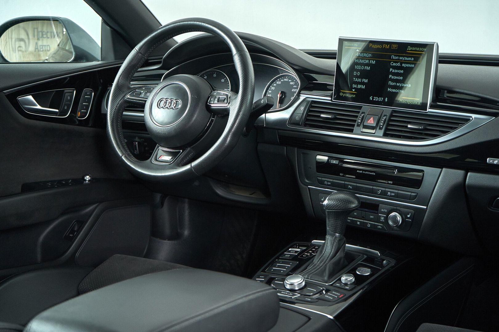 Audi A7 2013, серый
