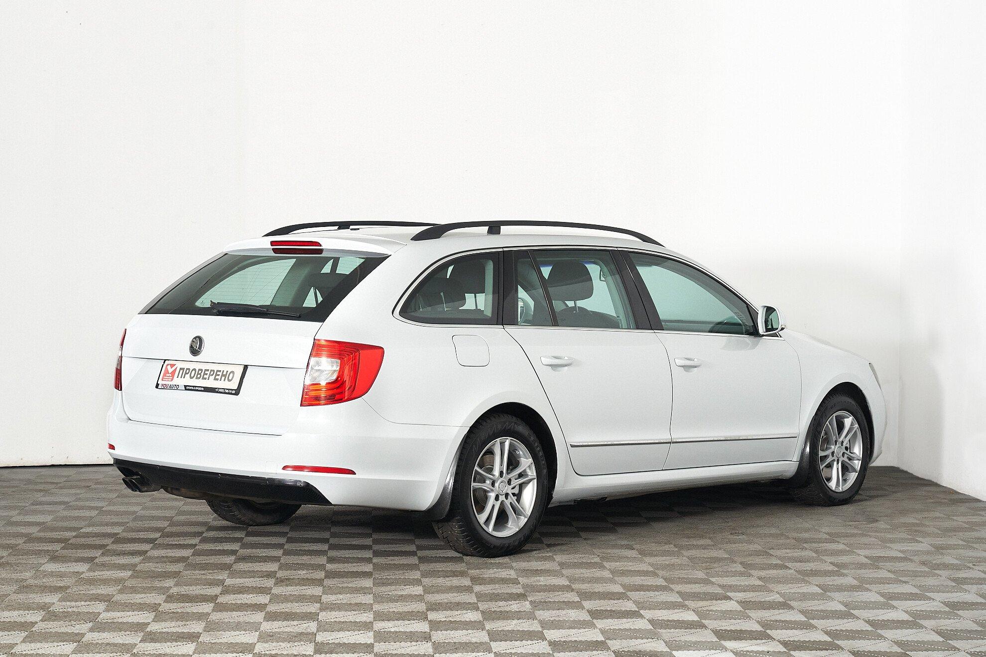 Skoda Superb 2014, белый