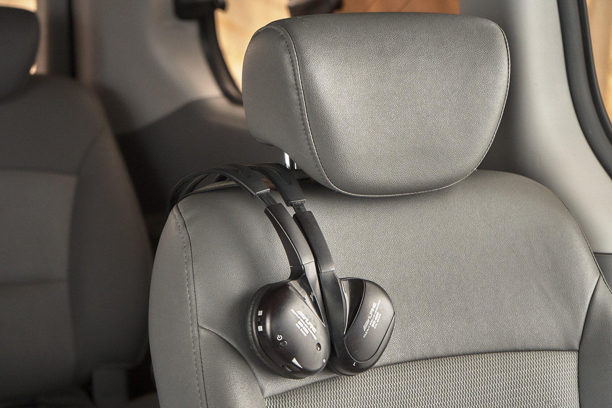 Hyundai Grand Starex 2012, серебряный