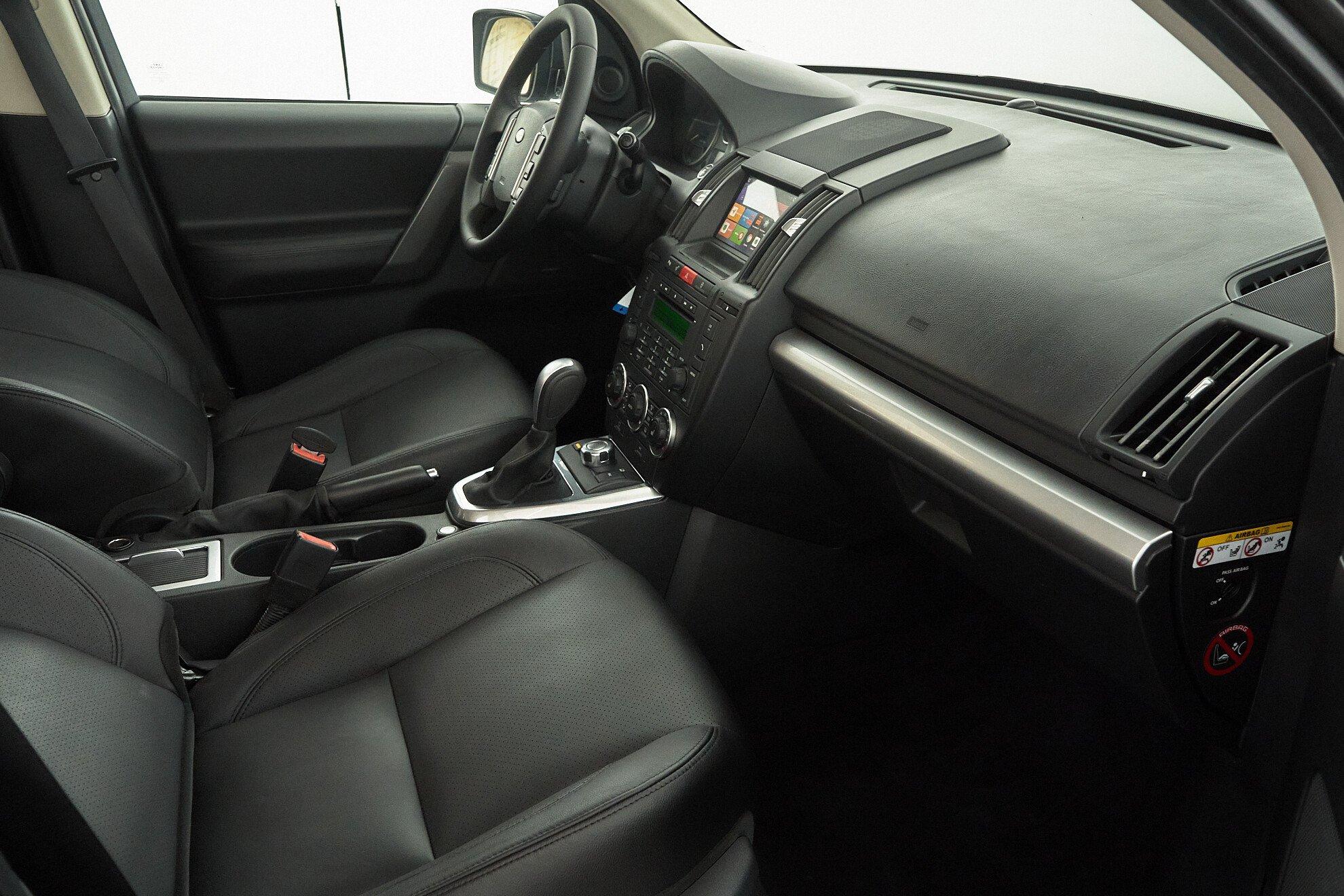 Land Rover Freelander 2010, серый