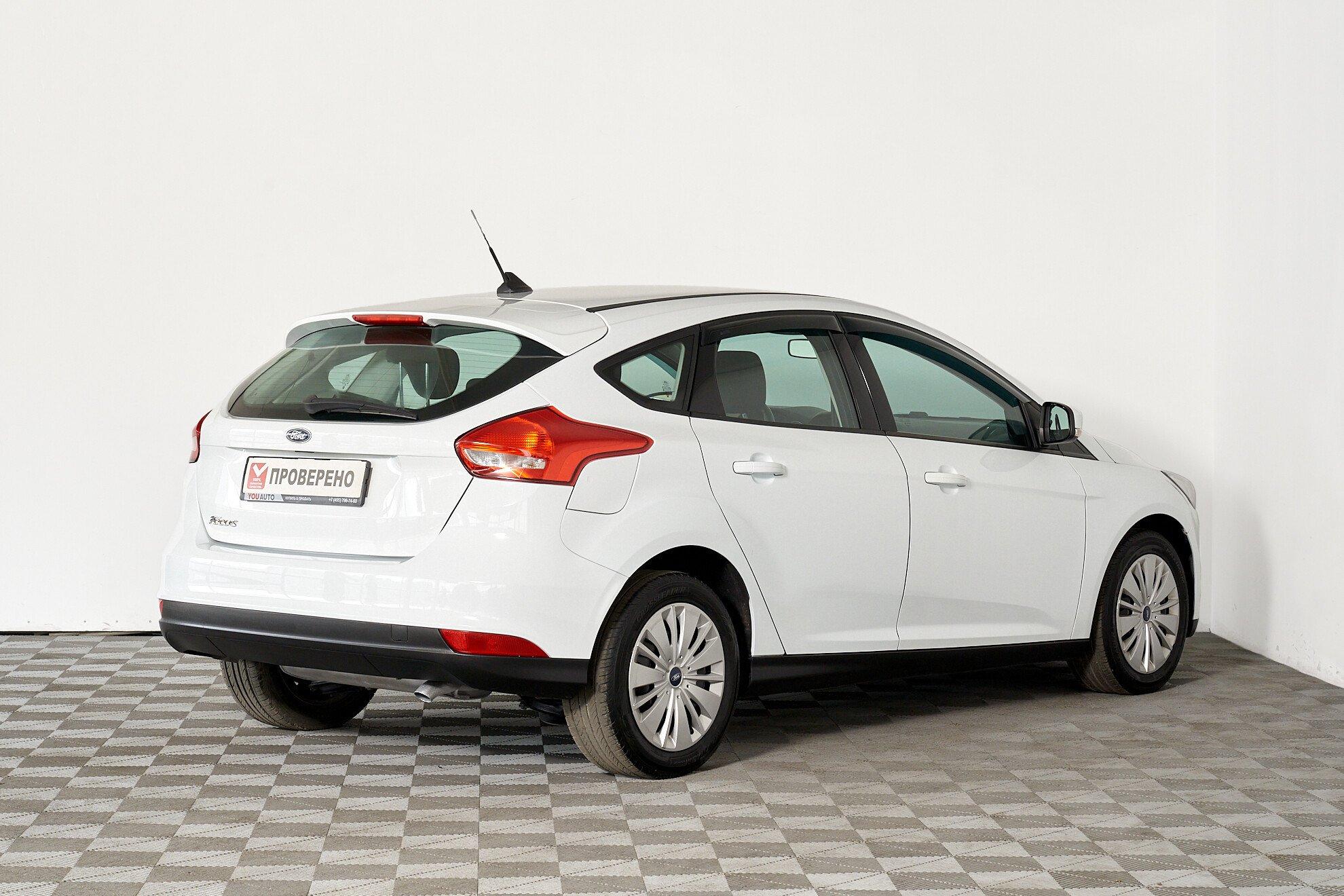 Ford Focus 2016, белый
