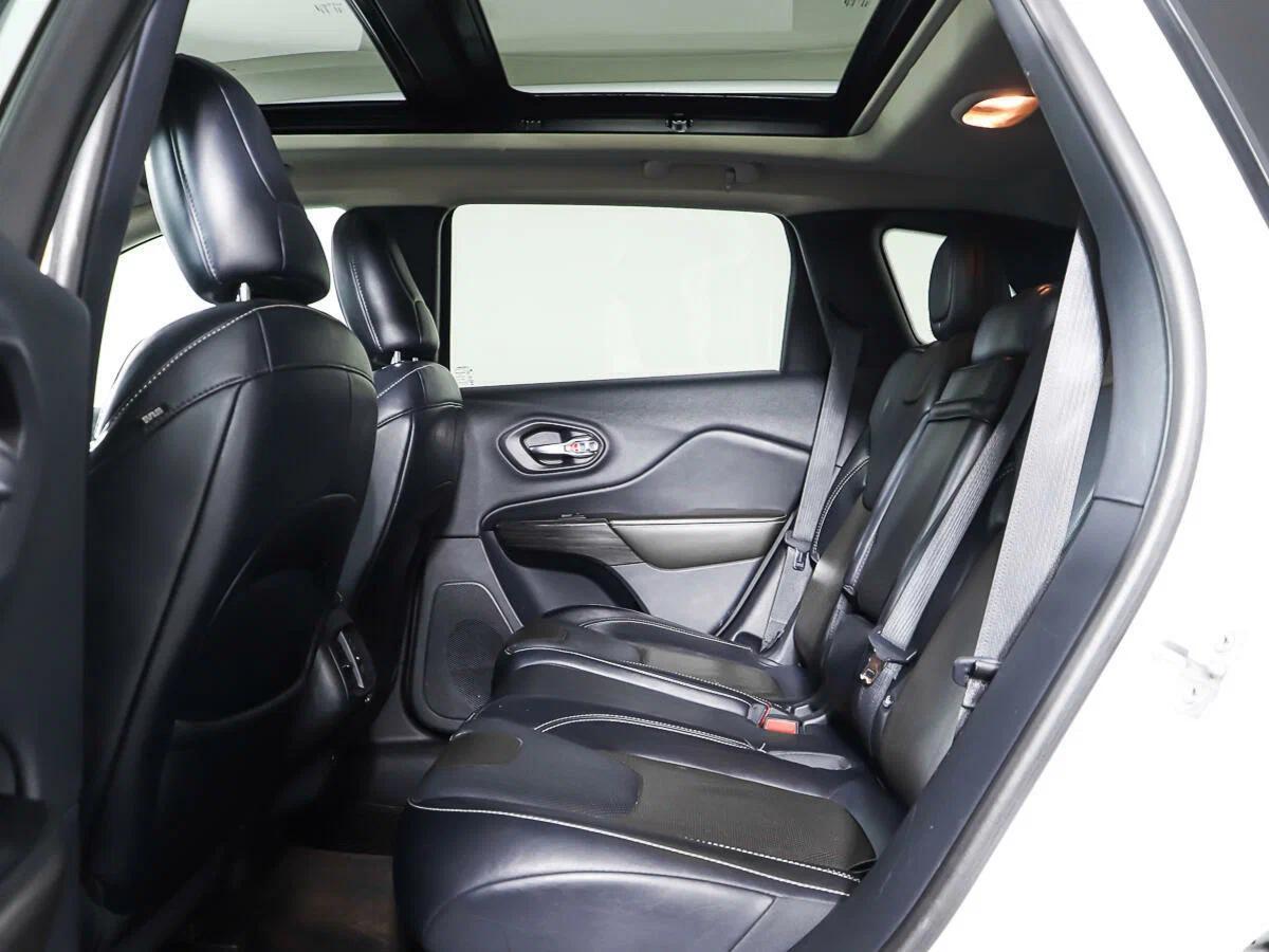 Jeep Cherokee 2018, белый