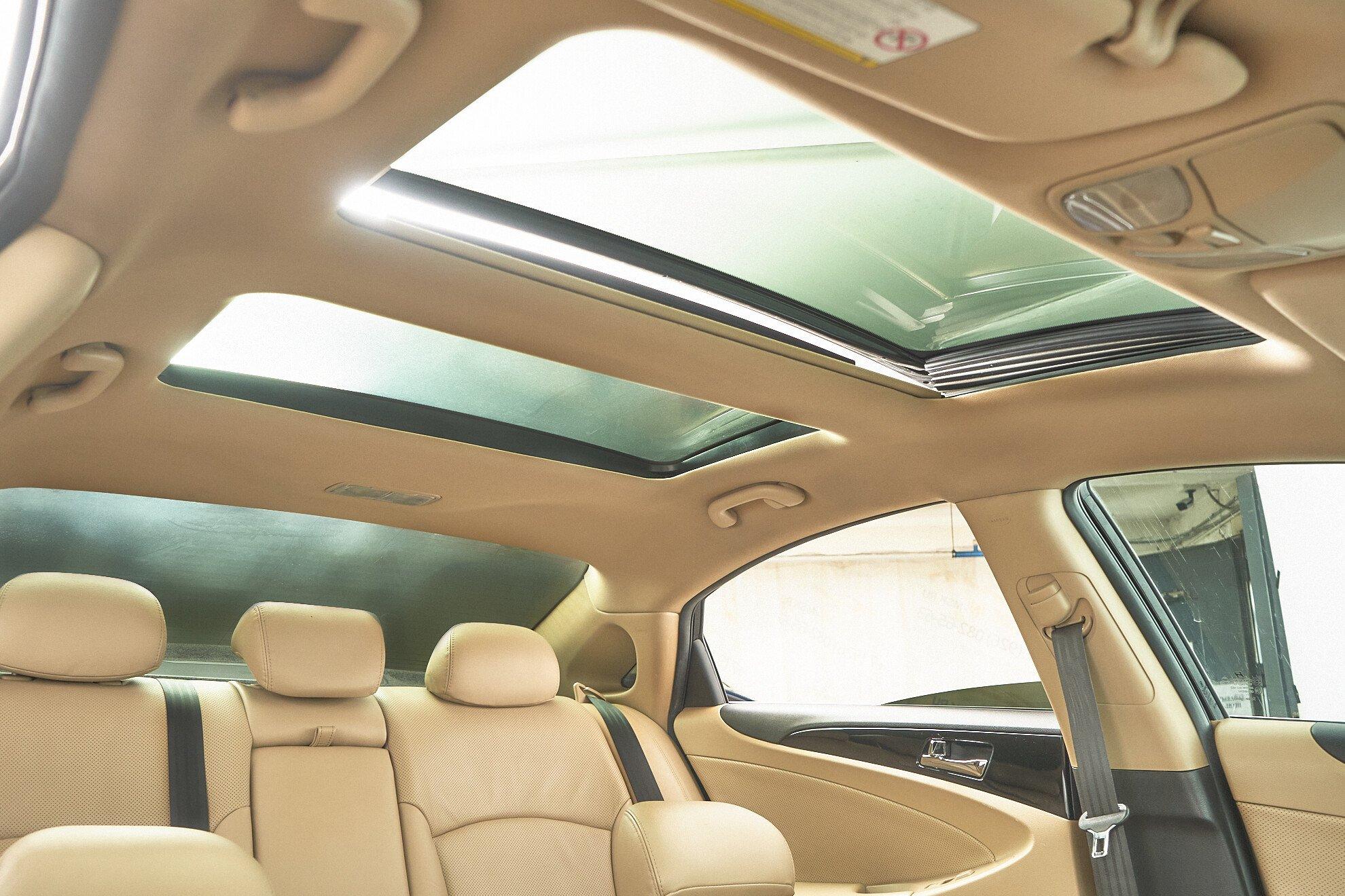 Hyundai Sonata 2011, черный