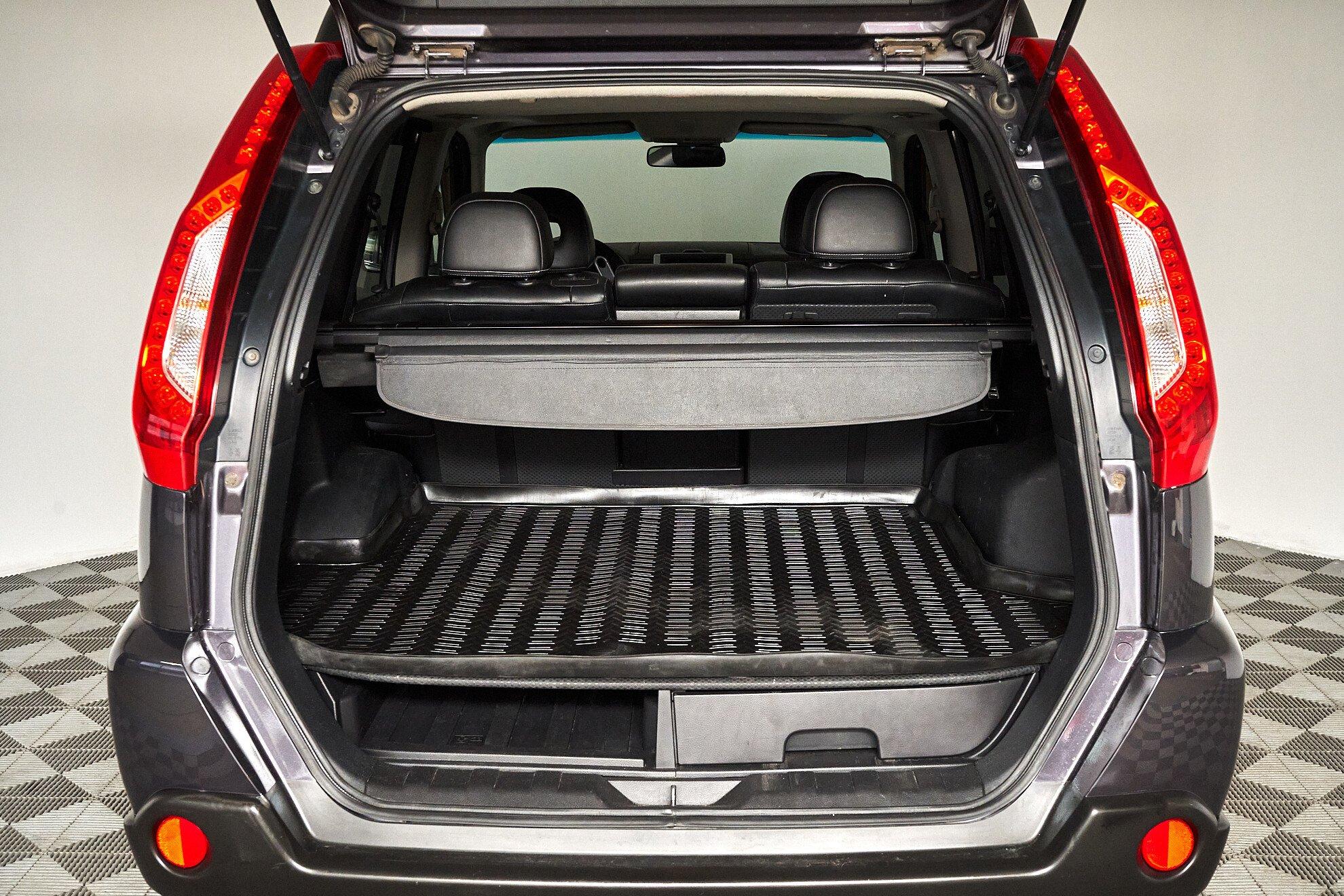 Nissan X-Trail 2012, серый