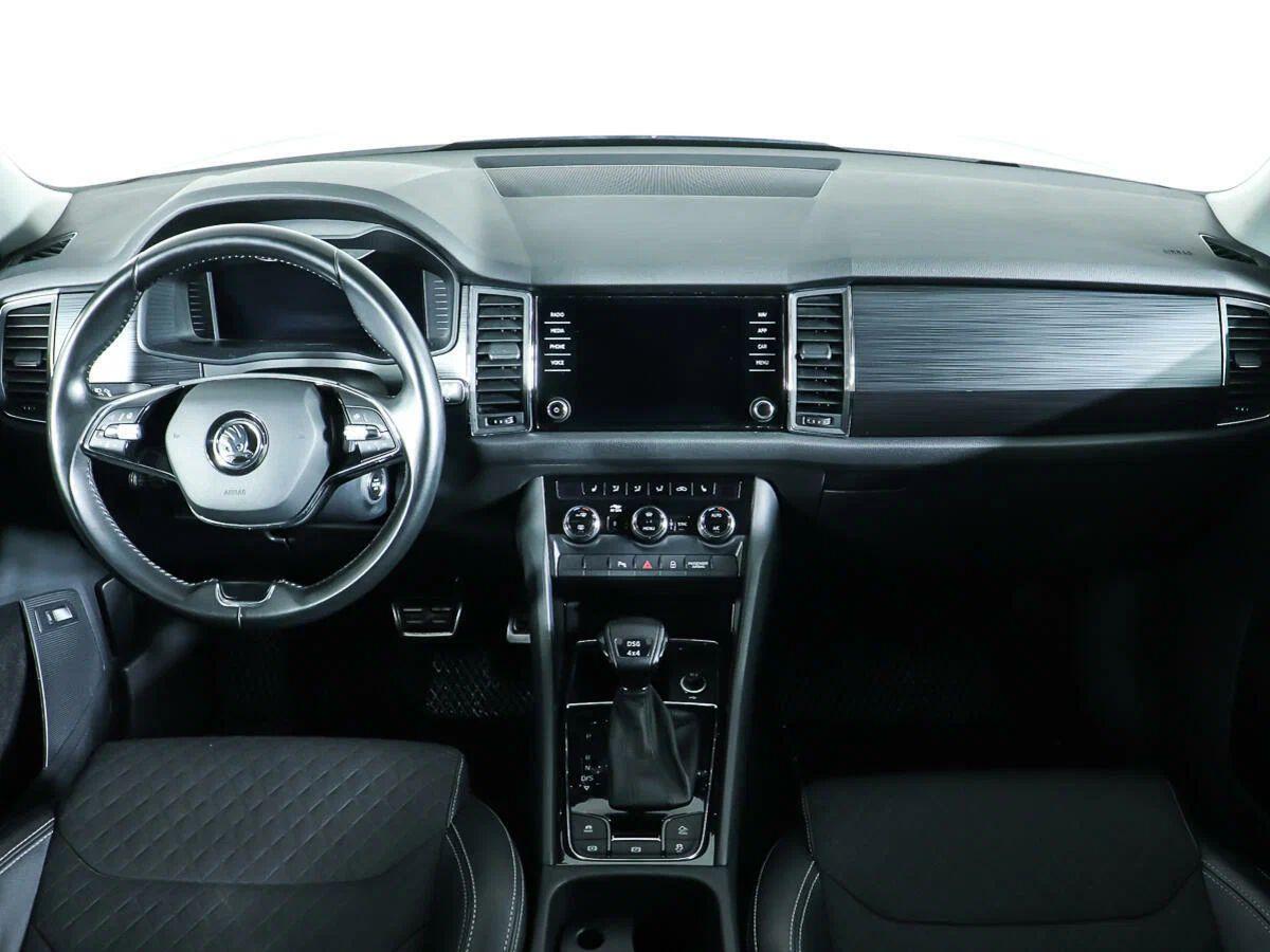 Skoda Kodiaq 2021, зеленый