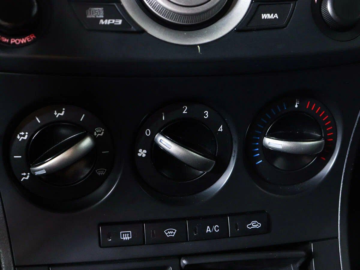 Mazda 3 2012, белый